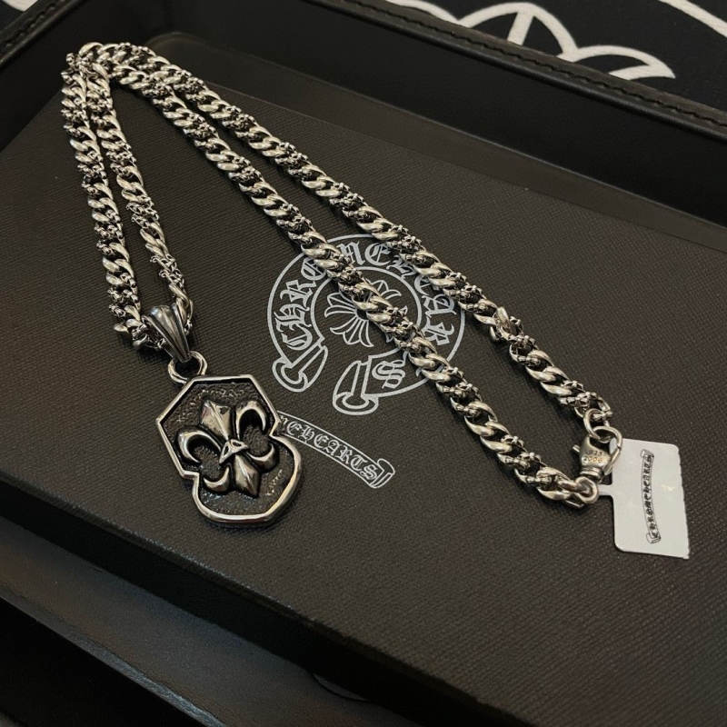 Ch*0me He**ts necklaces